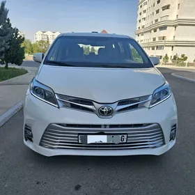 Toyota Sienna 2020