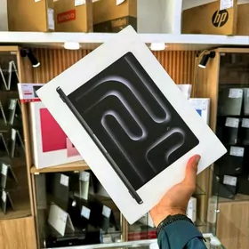 Macbook Pro 14 / M5 / 512GB