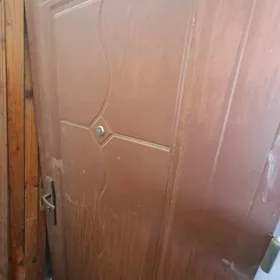 Demir daşky gapylar