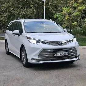 Toyota Sienna 2021