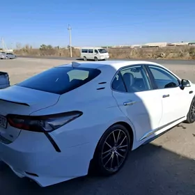 Toyota Camry 2021