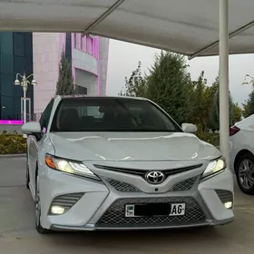 Toyota Camry 2018