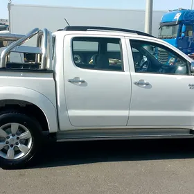 Toyota Hilux 2014