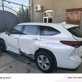 Toyota Highlander 2020