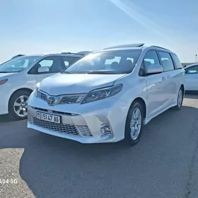 Toyota Sienna 2017