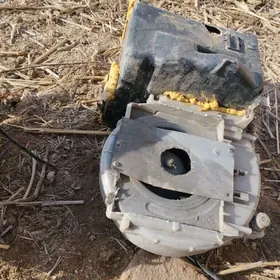 mitsubishi Diamante pecka