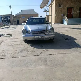 Mercedes-Benz E320 1996