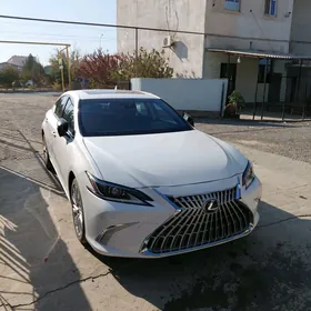 Lexus ES 250 2021