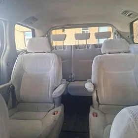 Toyota Sienna 2004