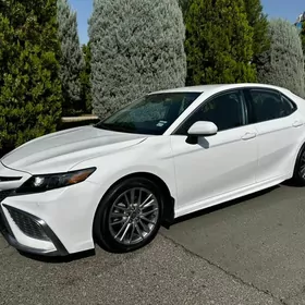 Toyota Camry 2021