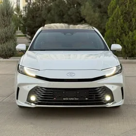 Toyota Camry 2025