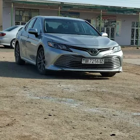 Toyota Camry 2018