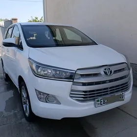 Toyota Innova 2020