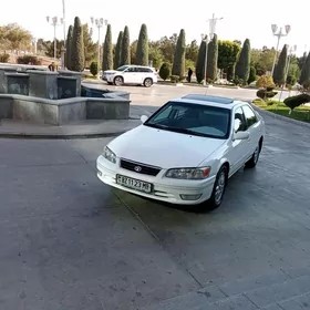 Toyota Camry 2001