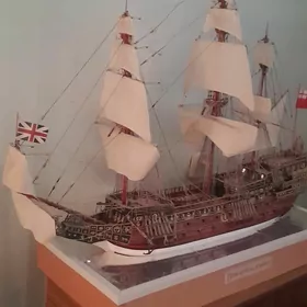 КОРАБЛЬ "ПОВЕЛИТЕЛЬ МОРЕЙ"