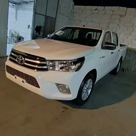 Toyota Hilux 2021