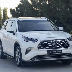 Toyota Highlander 2022