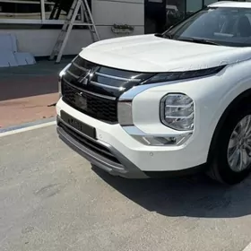 Mitsubishi Outlander 2025