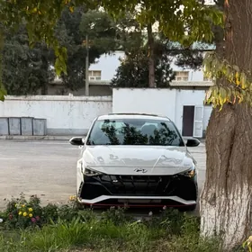 Hyundai Elantra 2023