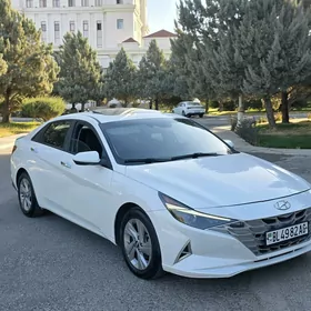 Hyundai Elantra 2022