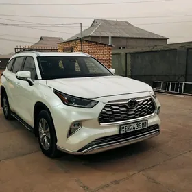 Toyota Highlander 2021