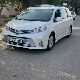 Toyota Sienna 2019