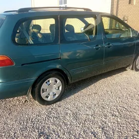 Toyota Sienna 2000