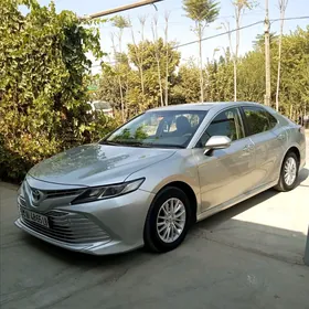 Toyota Camry 2020