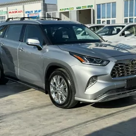 Toyota Highlander 2022