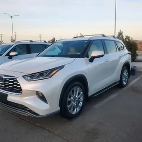 Toyota Highlander 2021