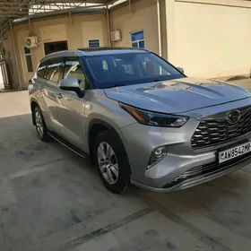 Toyota Highlander 2022