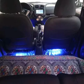 Nissan Versa Note 2013