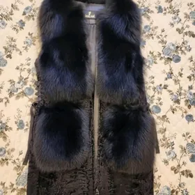 Меховая жилетка