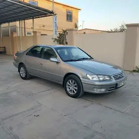 Toyota Camry 2000