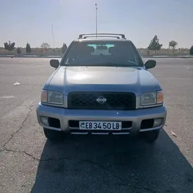Nissan Pathfinder 2000