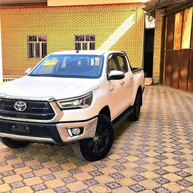 Toyota Hilux 2025