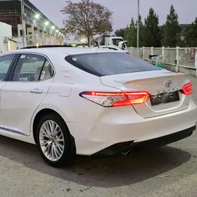 Toyota Camry 2020