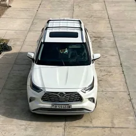 Toyota Highlander 2021