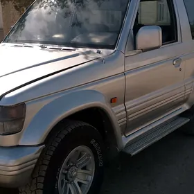 Mitsubishi Pajero 1993