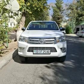 Toyota Hilux 2021