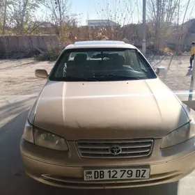 Toyota Camry 2000