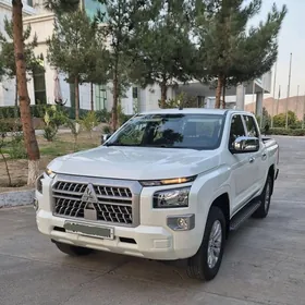 Mitsubishi L200 2025