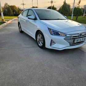 Hyundai Elantra 2020