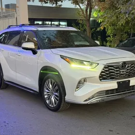 Toyota Highlander 2023