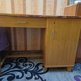 письменный стол