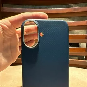 чехол на iPhone 16