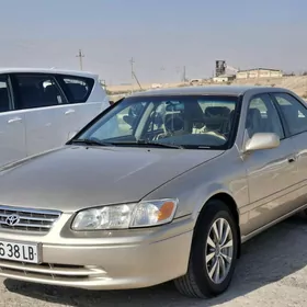 Toyota Camry 2000