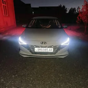 Hyundai Elantra 2023