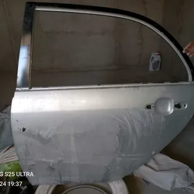 yumurtga carolla gapy