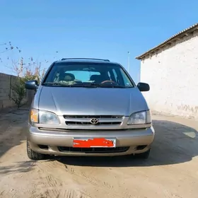 Toyota Sienna 2000